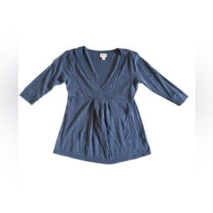 Adorable & Flattering Sweater! Medium